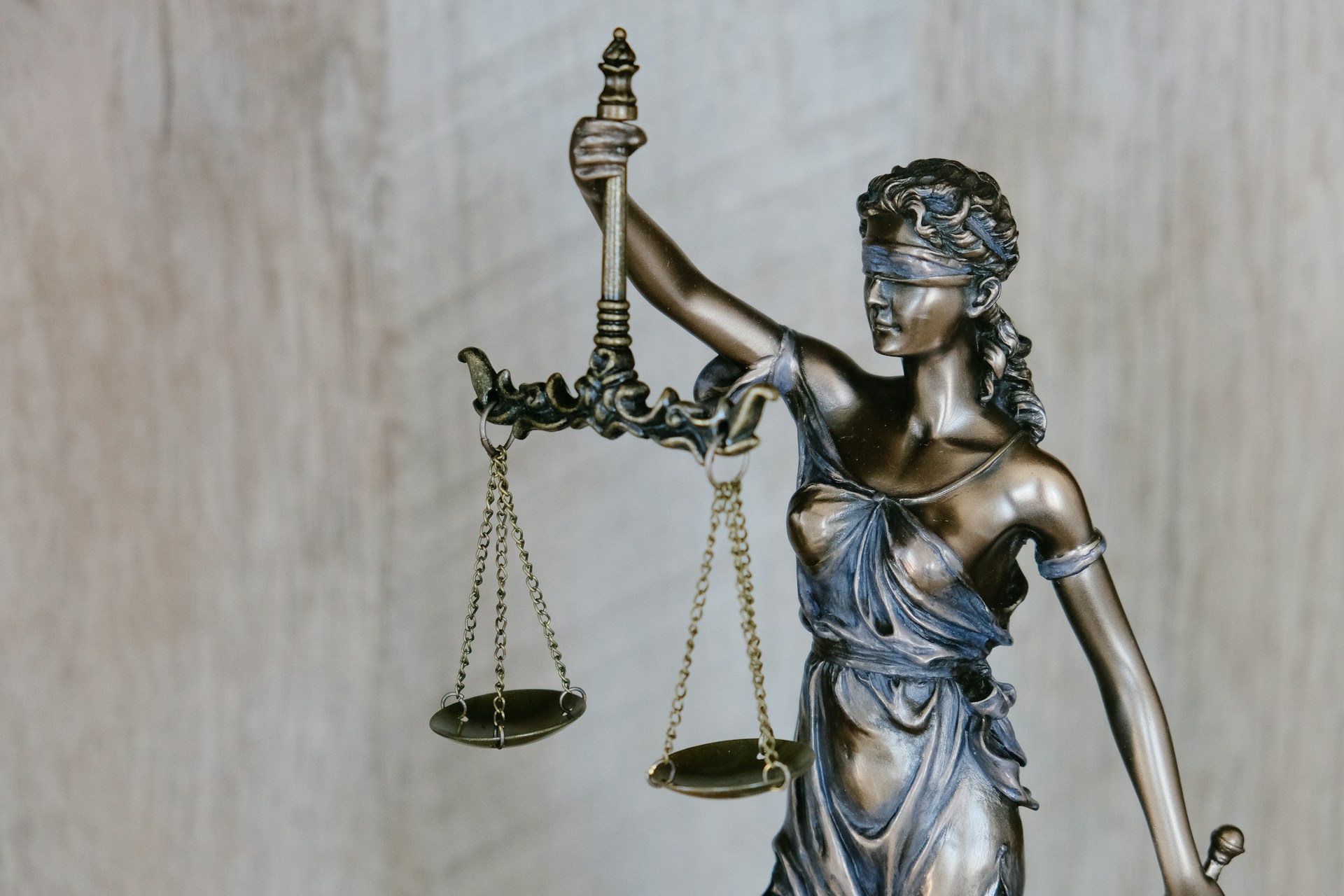 statue of justice image