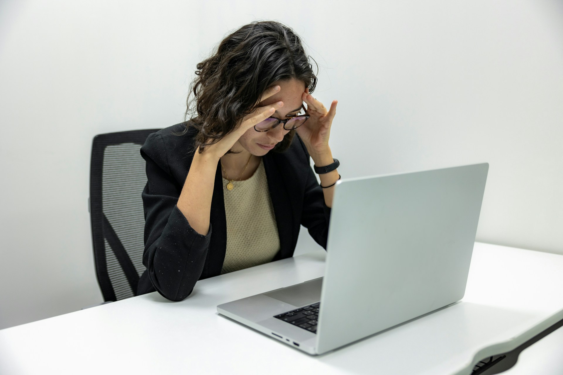 stressed woman at computer image